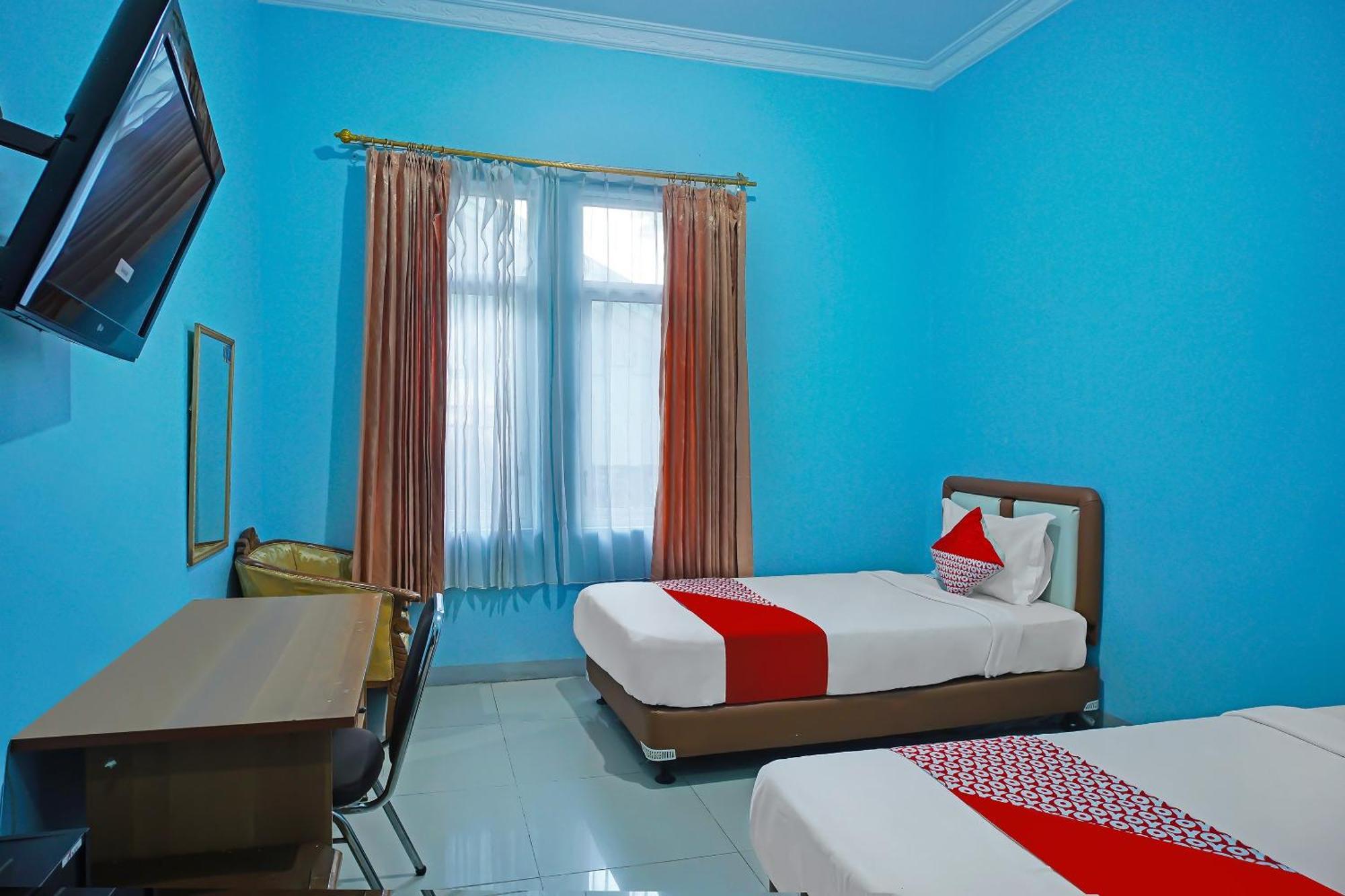 Oyo 92577 Hotel Sidikalang Near Kejaksaan Negeri Dairi Екстериор снимка