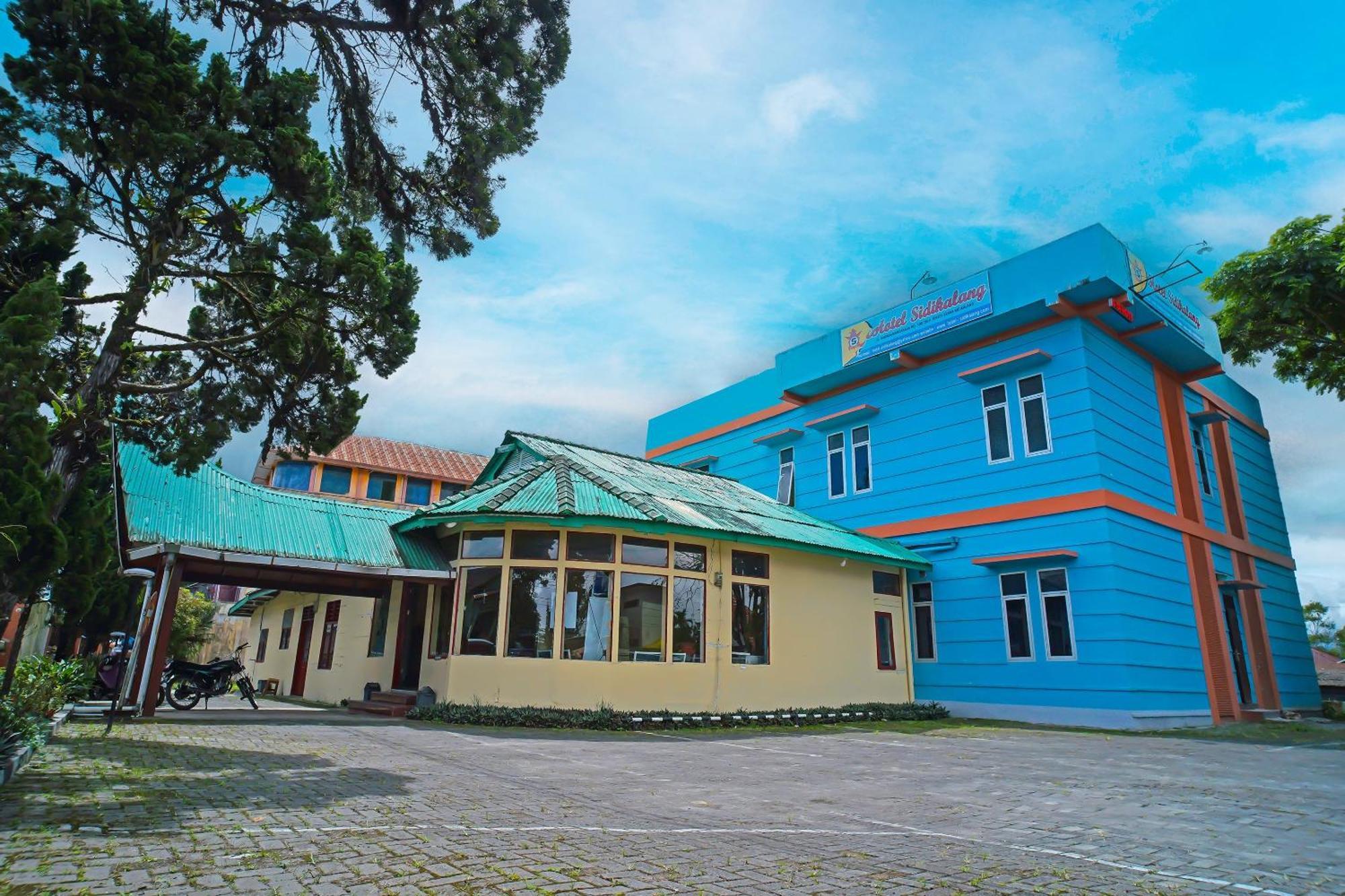 Oyo 92577 Hotel Sidikalang Near Kejaksaan Negeri Dairi Екстериор снимка